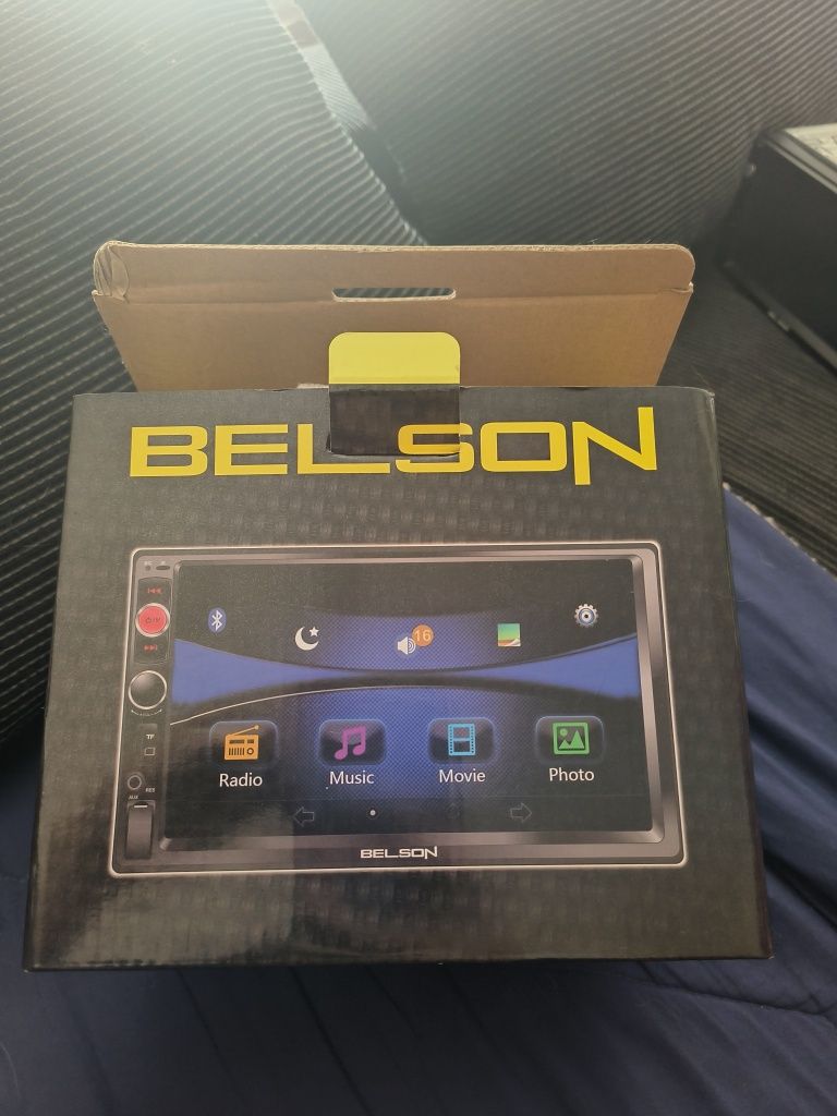 Auto radio universal belson