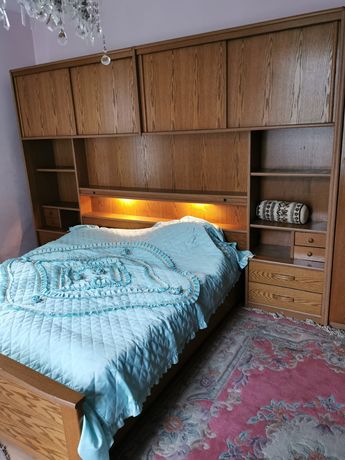 Dębowe meble do sypialni z podwójnym łóżkiem wysokie 2m vintage retro