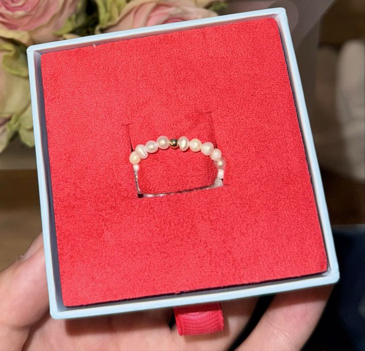 Перстень/ каблучка з жовтого золота з перлами love you