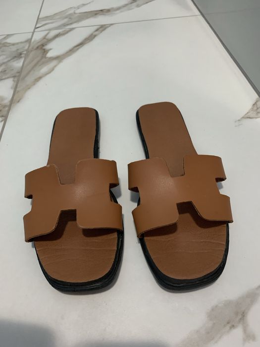 Klapki w stylu Hermes roz. 37