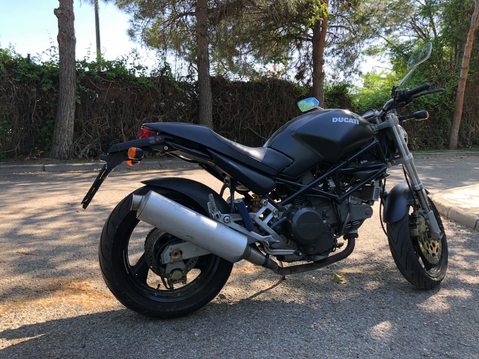 Ducati monster 750 Dark