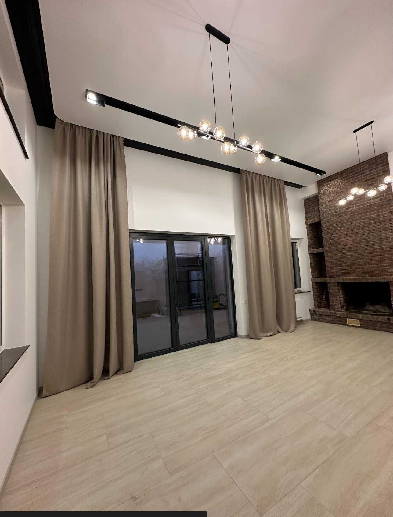 Продаж 1 поверхового будинку з ремонтом 275 кв. м, на вул. 64-а Садова