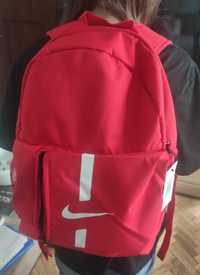 Plecak Nike nowy oryginalny czerwony model Academy Team JR
