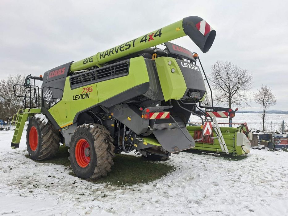 Комбайн зернозбиральний Claas Lexion 795(770)