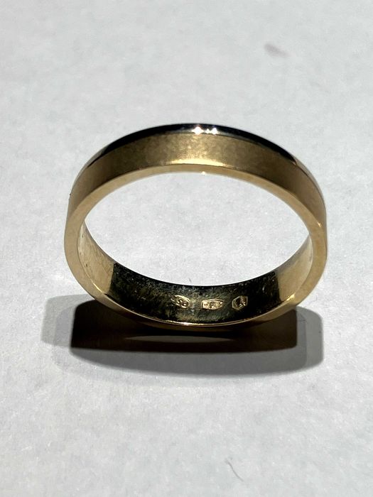 Złote obrączki ślubne z żółtego oraz białego złota próby 585