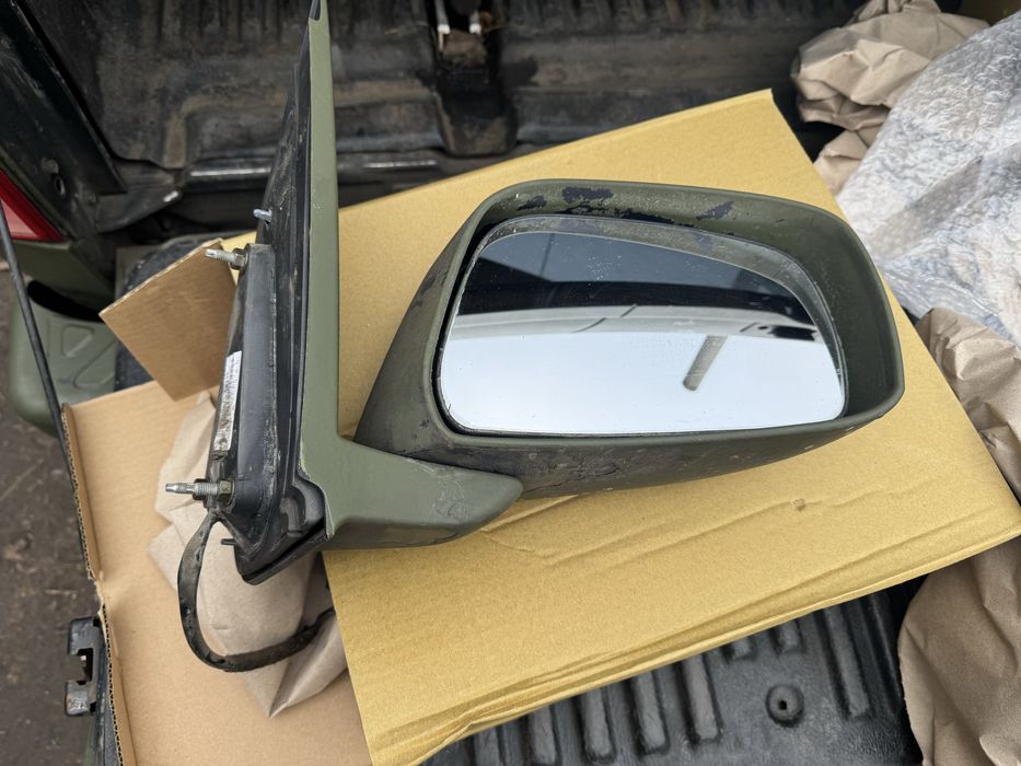 Дзеркало Нісан наваро D40