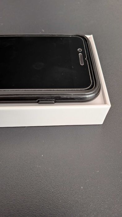 Vendo iphone com carregador incluído - usado, excelente