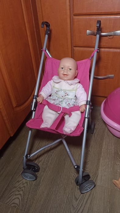 Коляска с куклой и пупсом