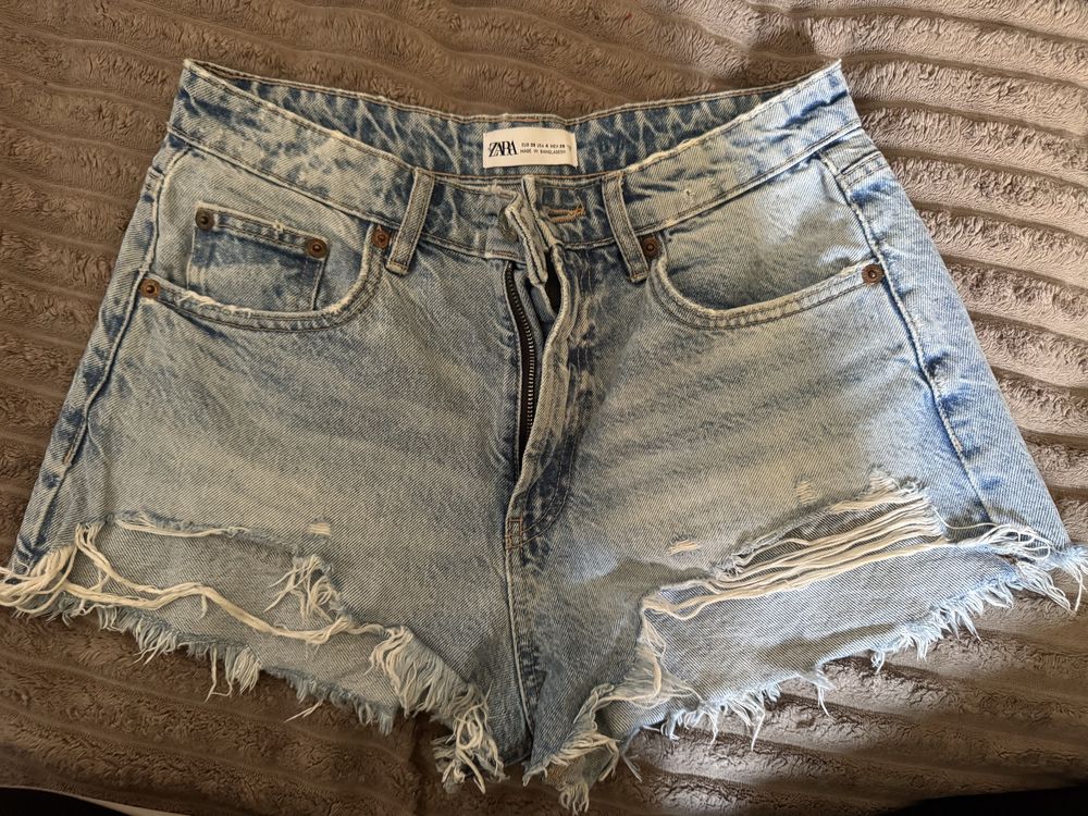 Жіночі джинсові шортики Zara