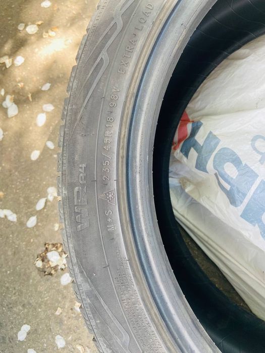 Nokian WR4 зима 235/45 R18