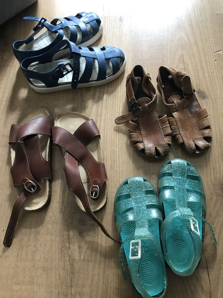 2 pares pelo preço de um, Sandalias menina