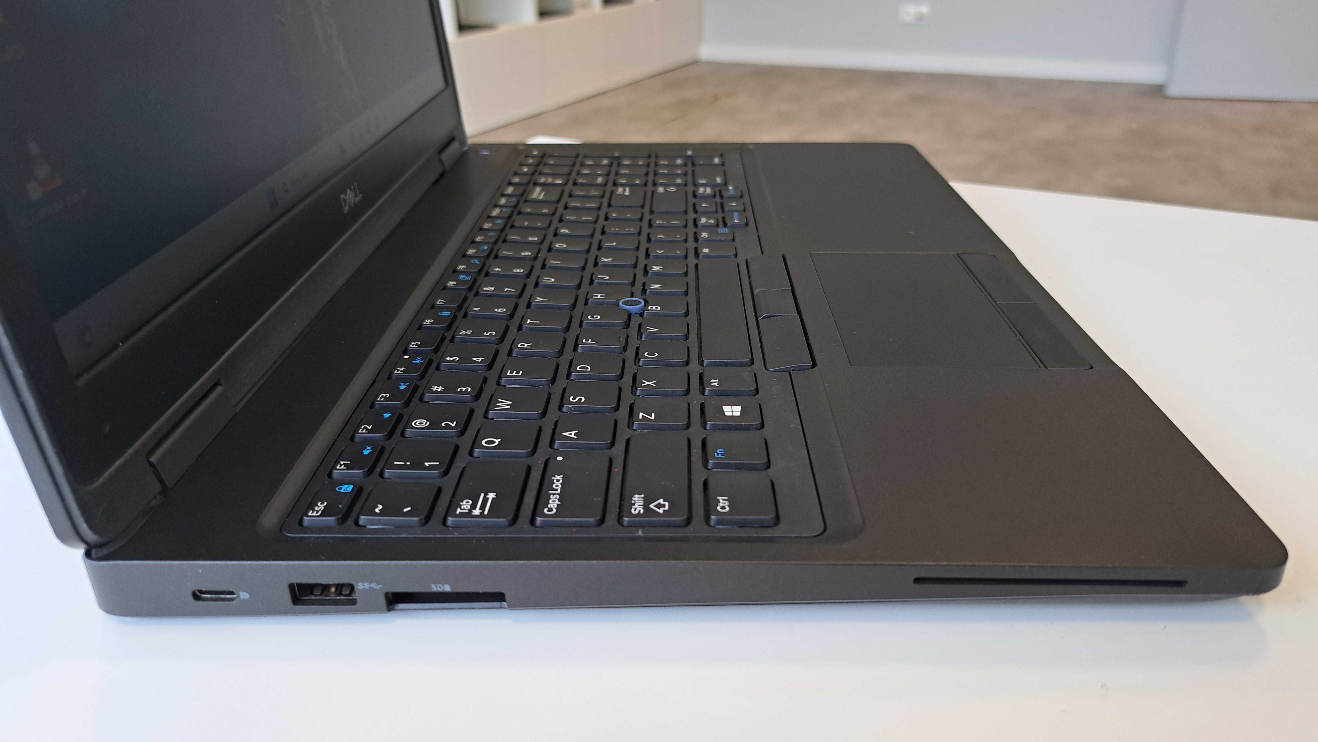 Laptop 15" Dell Latitude 5590 i5-8g 8GB 256SSD HDMI Kamera Win11