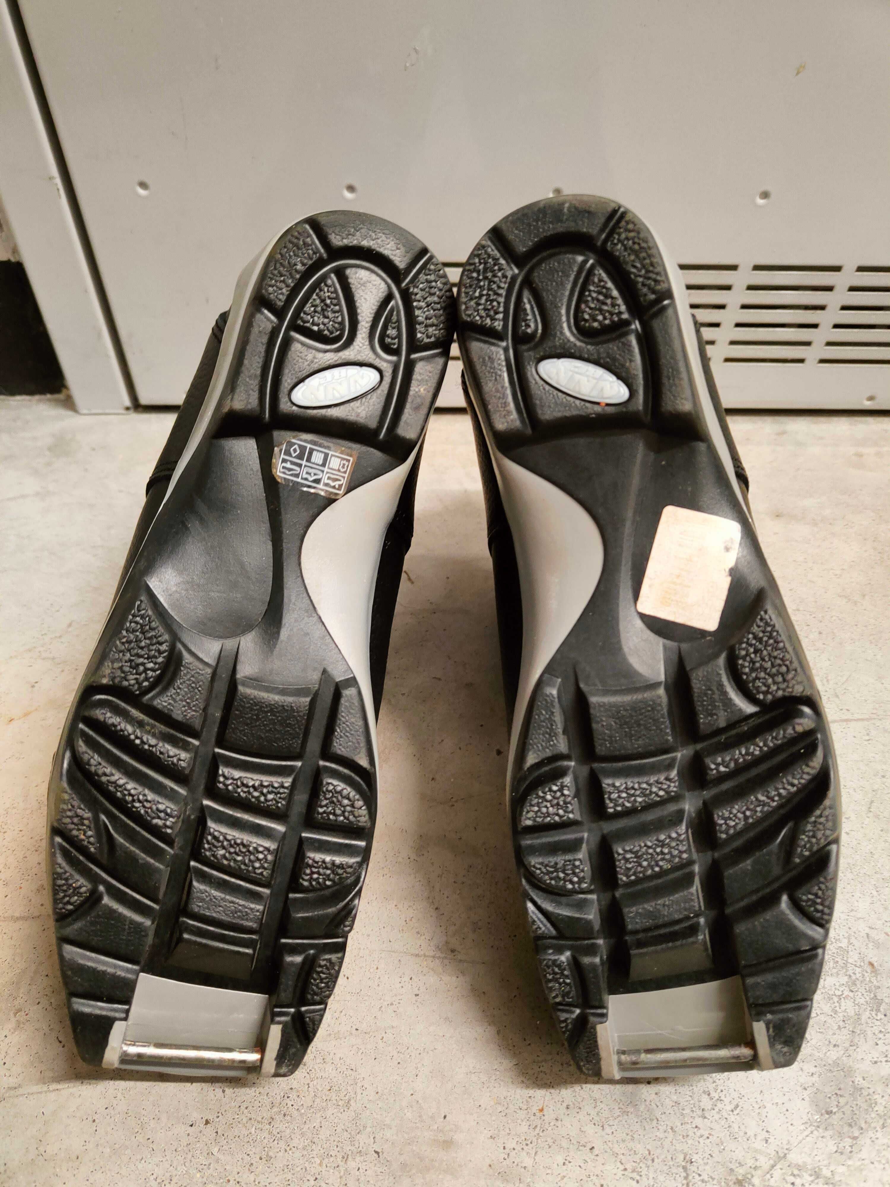 Buty biegowe BC Rondane r:43 czarne