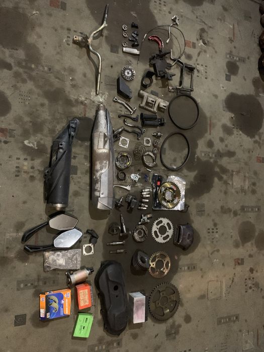 Продаю деталі на скутера мотоцикли