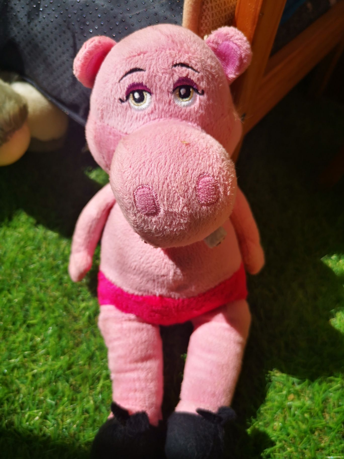Vários peluches para desocupar
