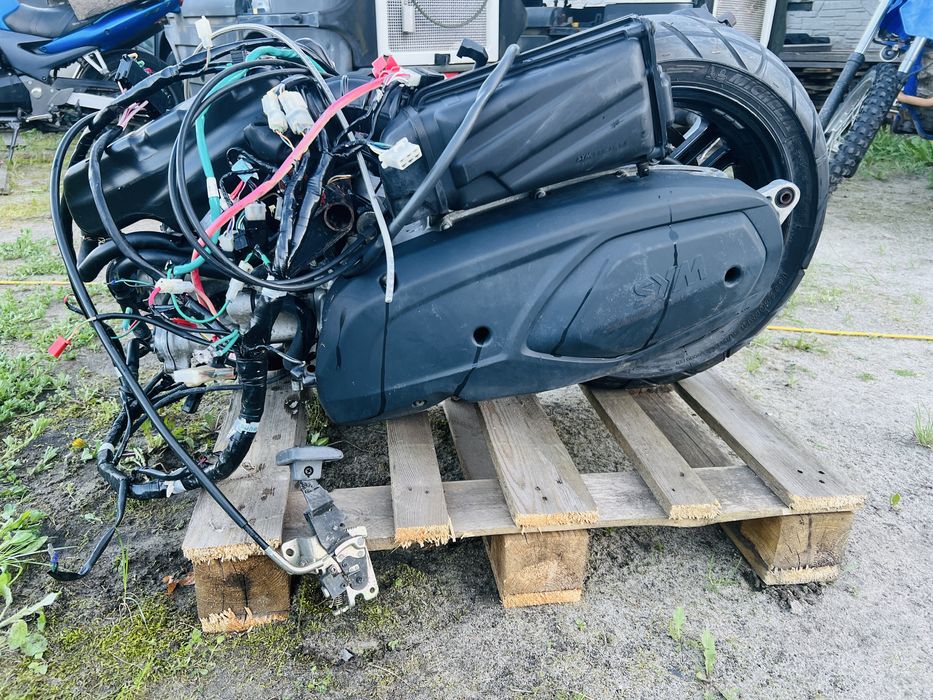 Sym Maxsym400  czesci silnik kola lampa plastiki!