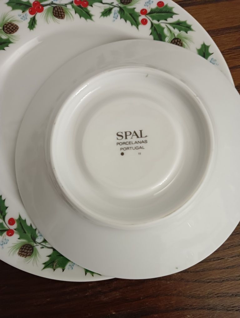 Conjunto de chávena de pequeno almoço e pires com prato de sobremesa