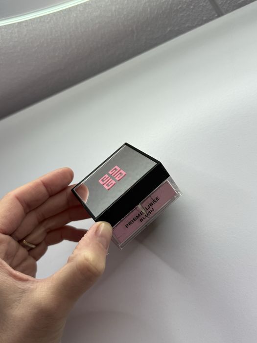 Румяна Givanchy розовые