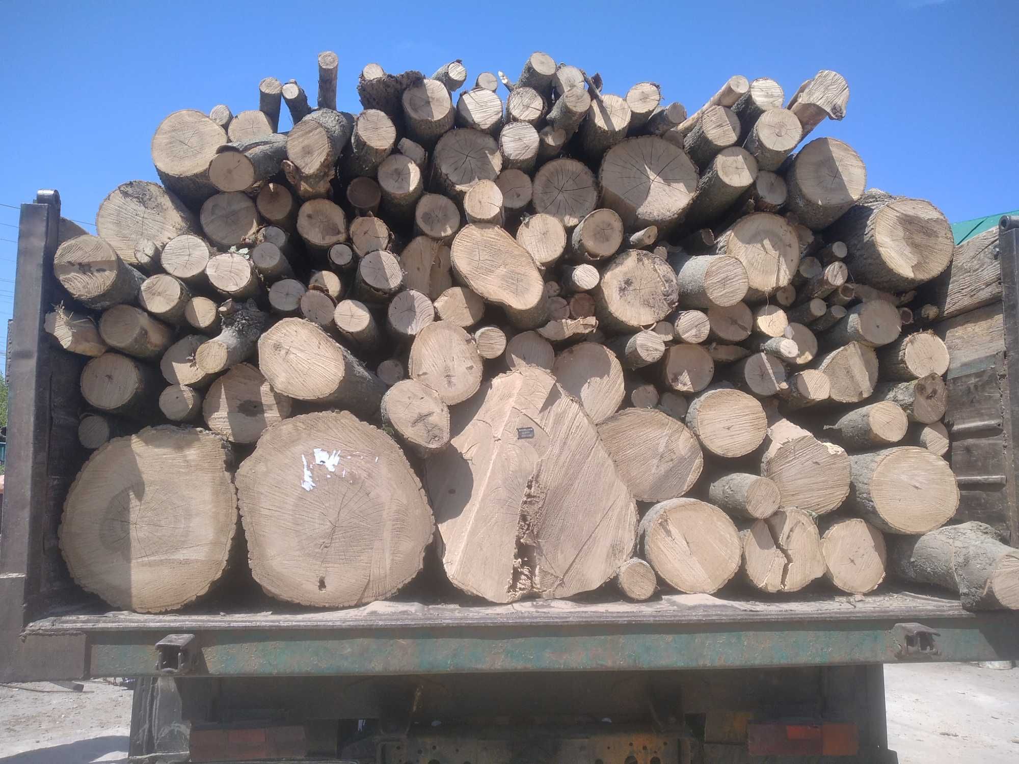 Купить дрова готові порубані дуб граб ясен