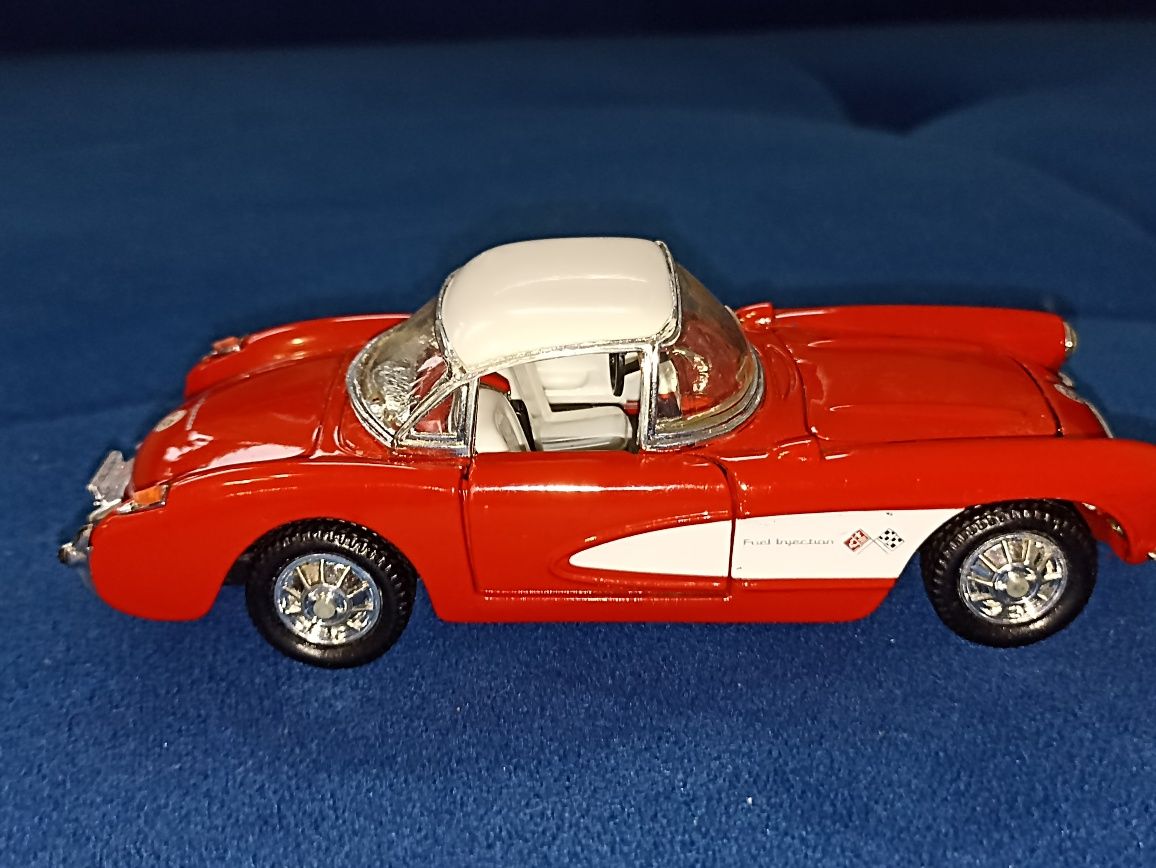 Bardzo ładny Model camochodu Corvette 1957 skala 1:34