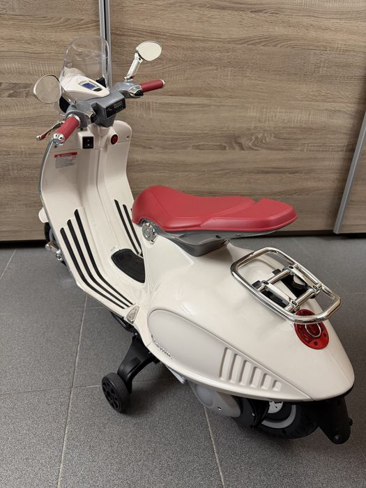 Scotter  Vespa para criança
