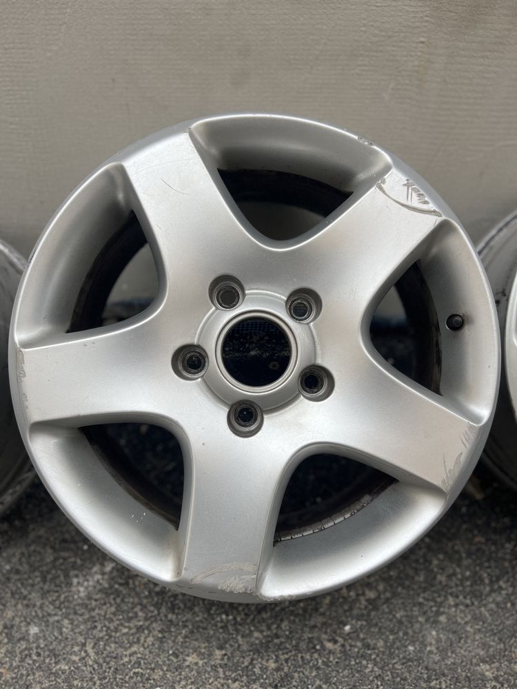 Оригінальні легкосплавні диски VW R17 / 5x130
