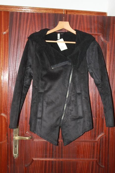 Casaco com capuz H&M-NOVO