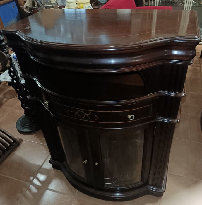 Móvel TV rotativo com bar