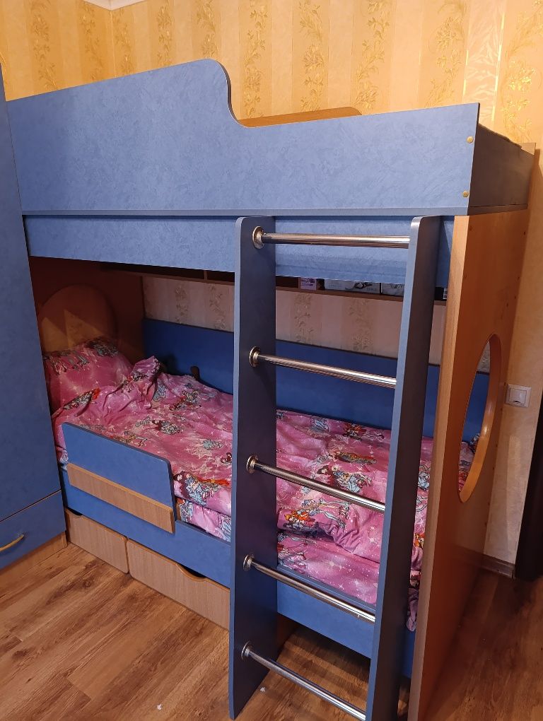 Стінка дитяча з двоярусним ліжком