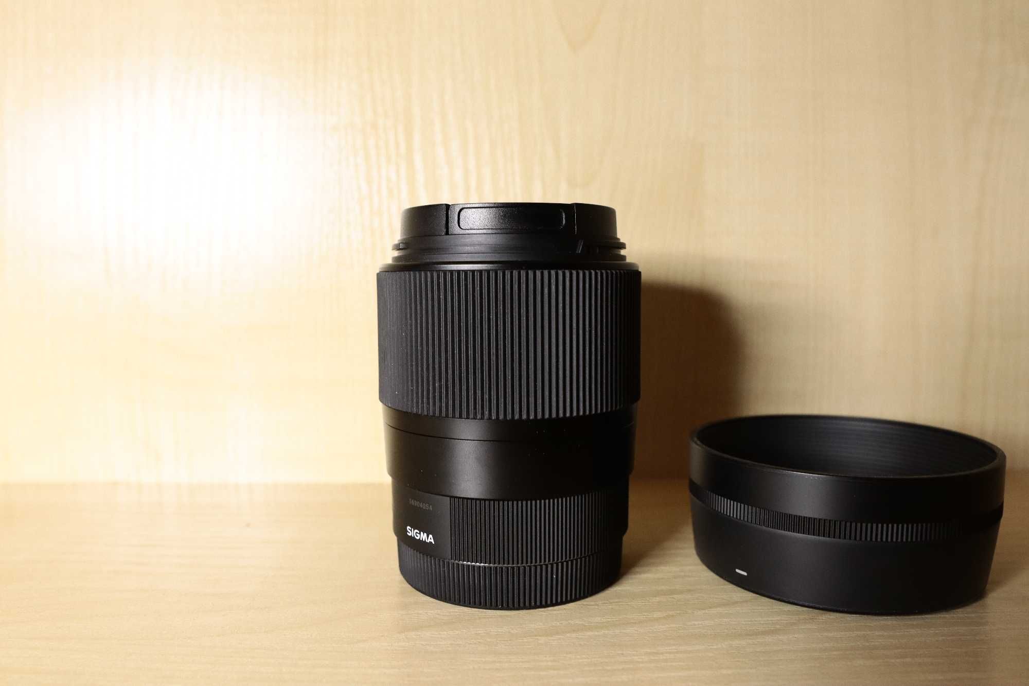 Oiektyw Sigma 30mm f/1.4 STM, EF-M - jak nowy +osłona przeciwsłoneczna