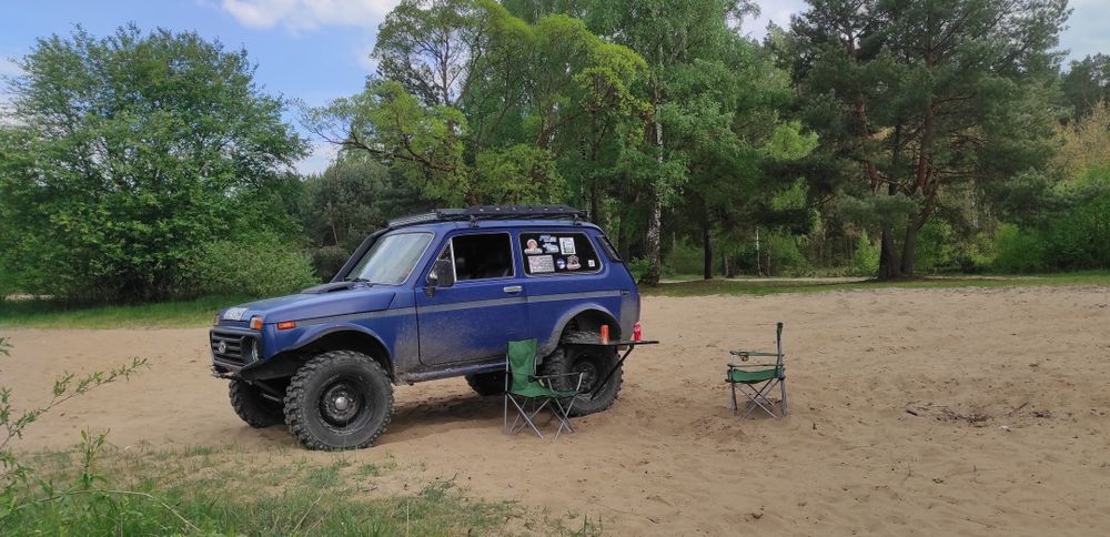 Stolik turystyczny na koło 4x4 Lada Niva