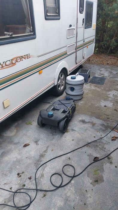 Sprzedam rodzinną przyczepę kempingową