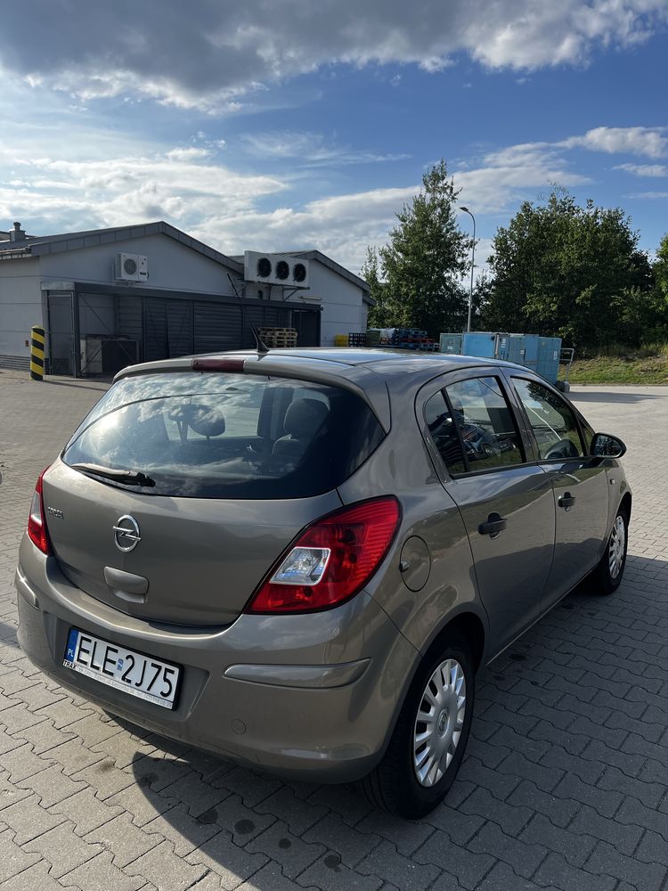 Opel Corsa D polski salon