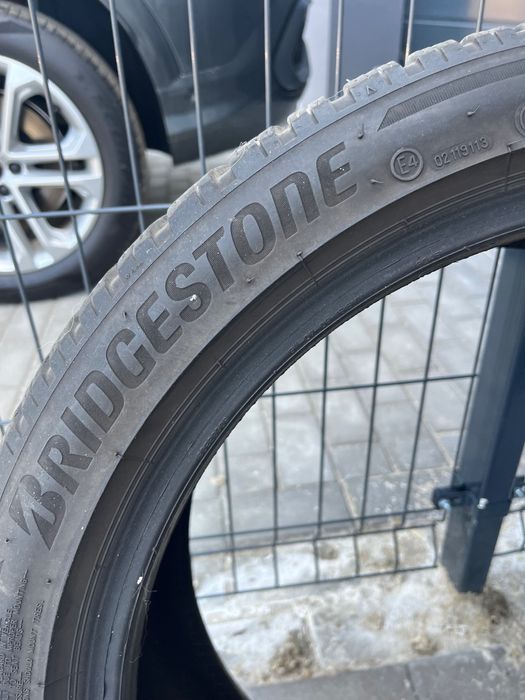 Komplet opon zimowych LM005 Bridgestone 275/35 R19 245/40 R19