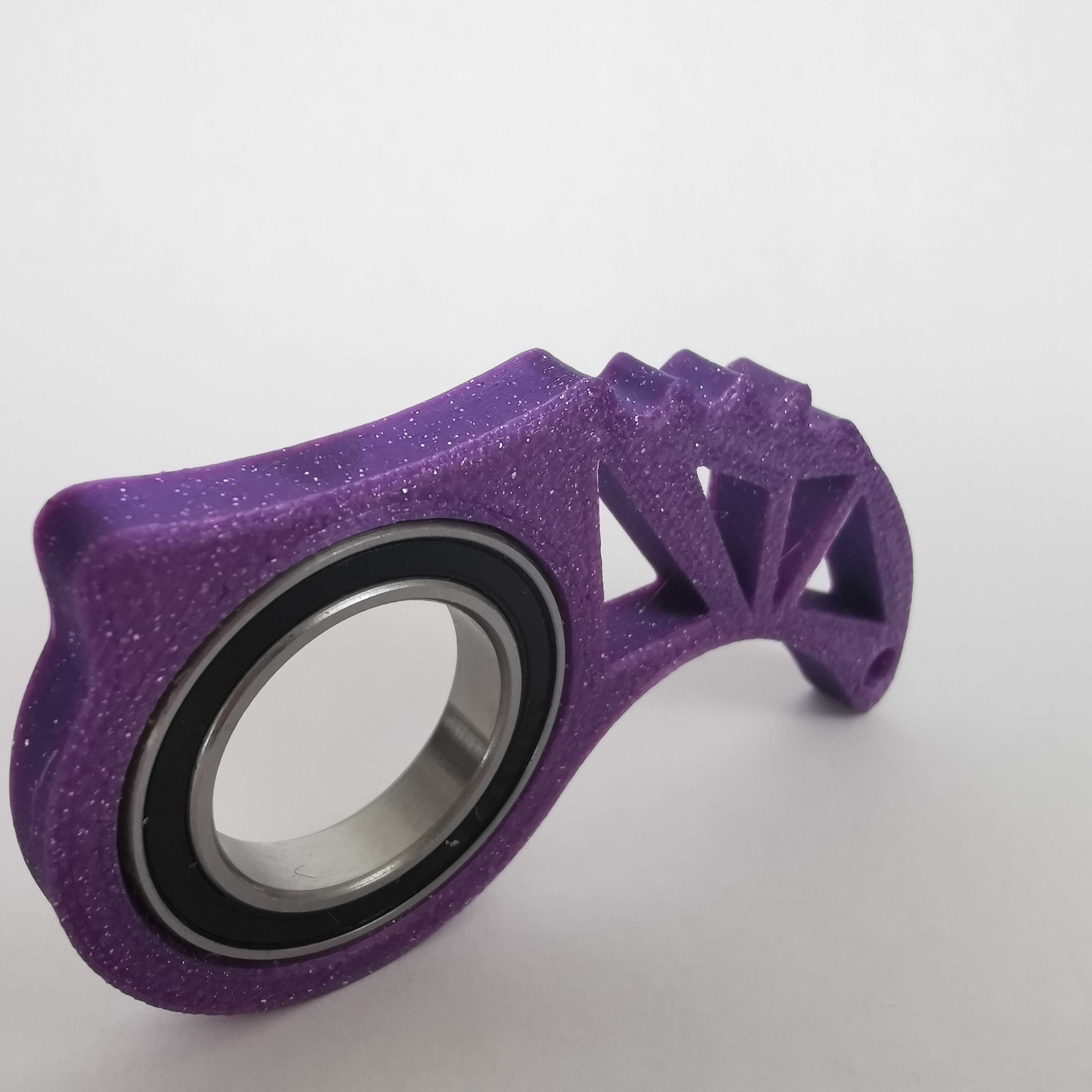 Keyrambit, keyspinner, fidget spinner, brylok do kluczy, bryloczek