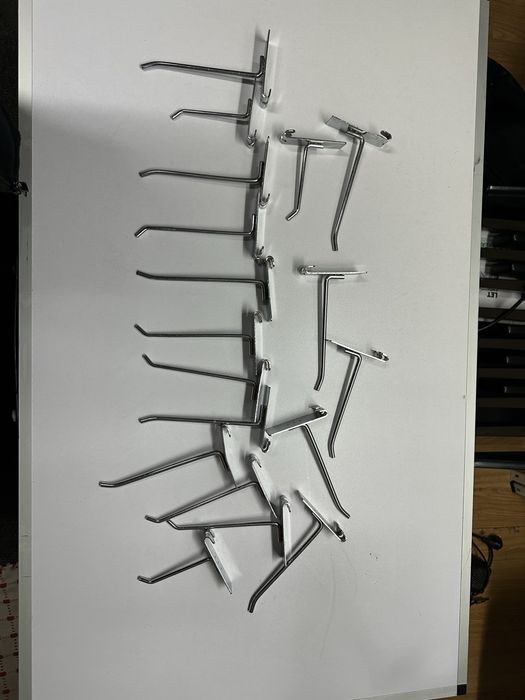 Suportes para ranhura de prateleiras