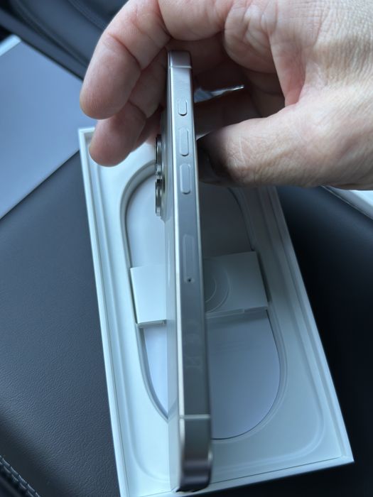 Iphone 16 Pro 128GB Titânio Natural