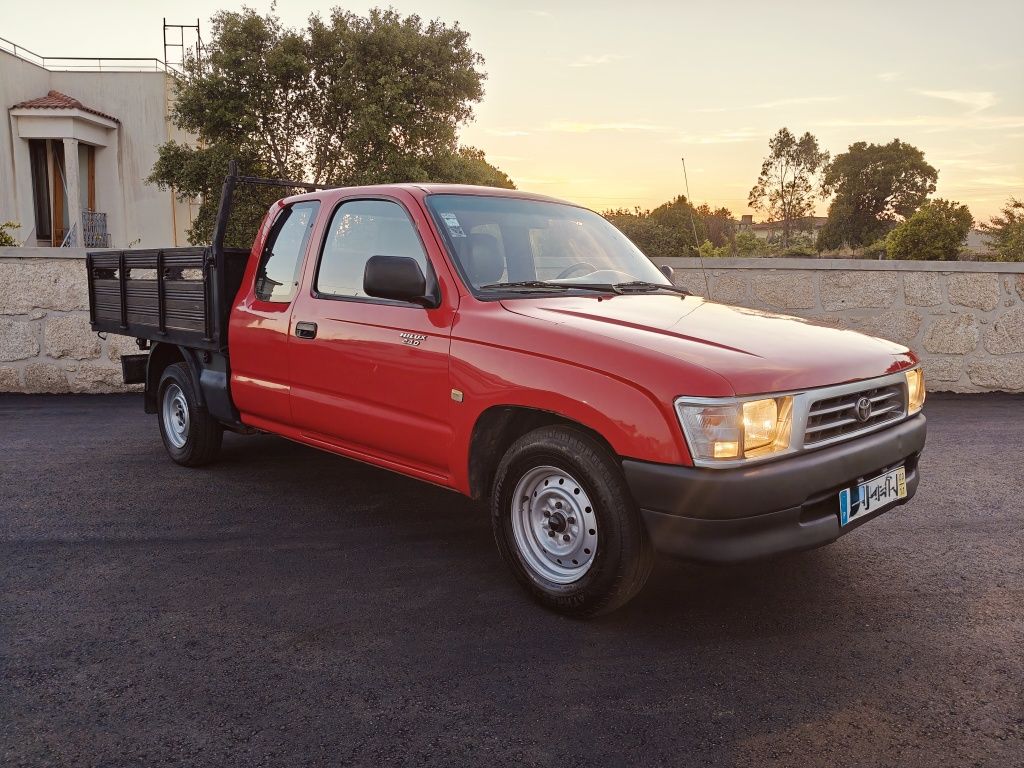 Toyota Hilux 2.4D | X-CAB | Direção Assistida |