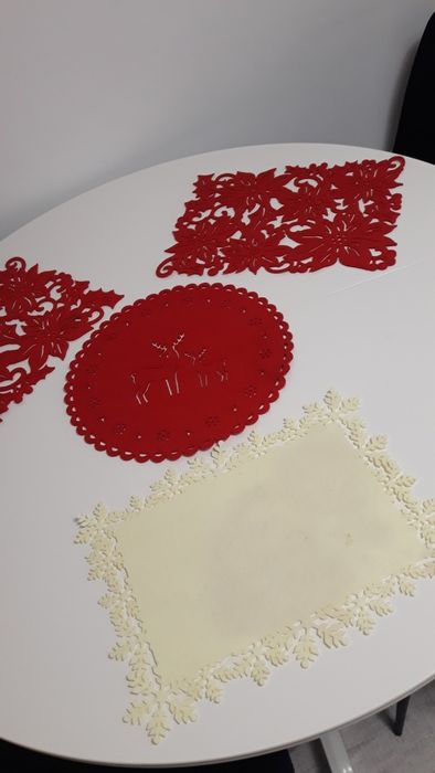 Podkładki na stół świąteczne motywy 4 w zestawie