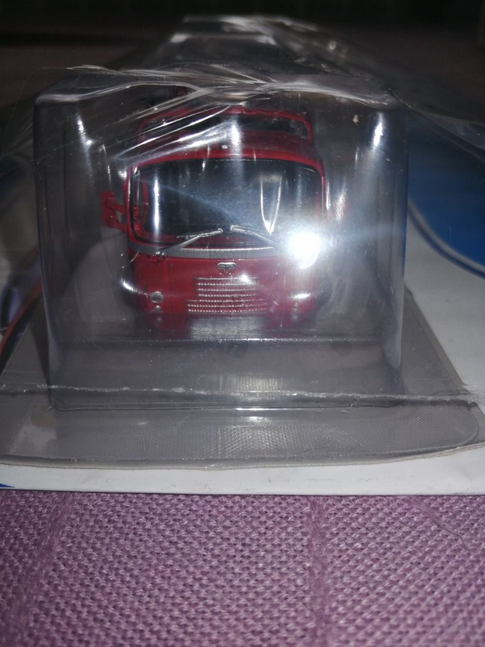 Model autobusu Van Hool 306 skala 1:72