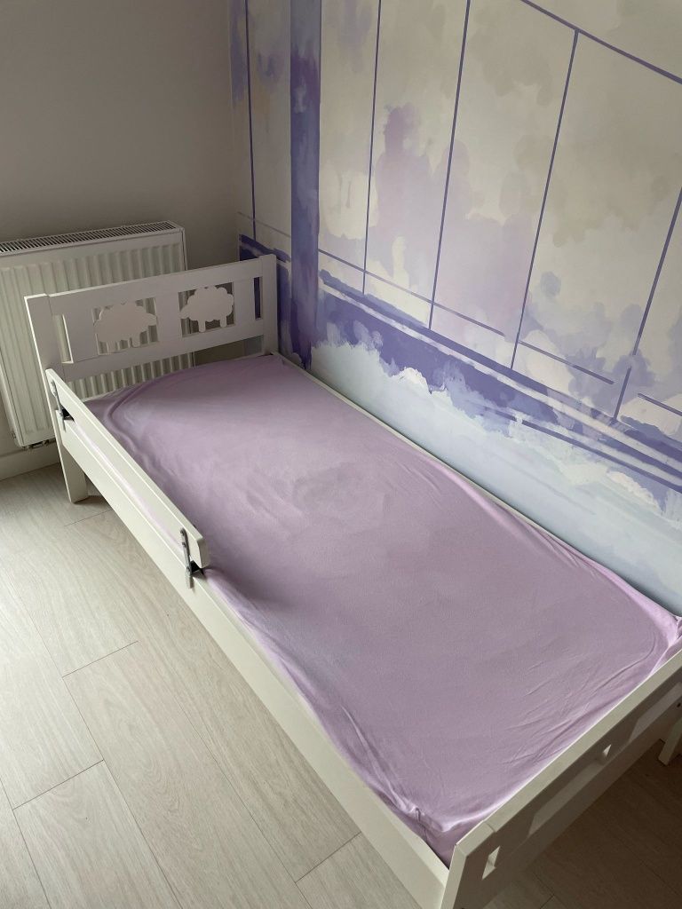 Łóżko dziecięce z materacem
