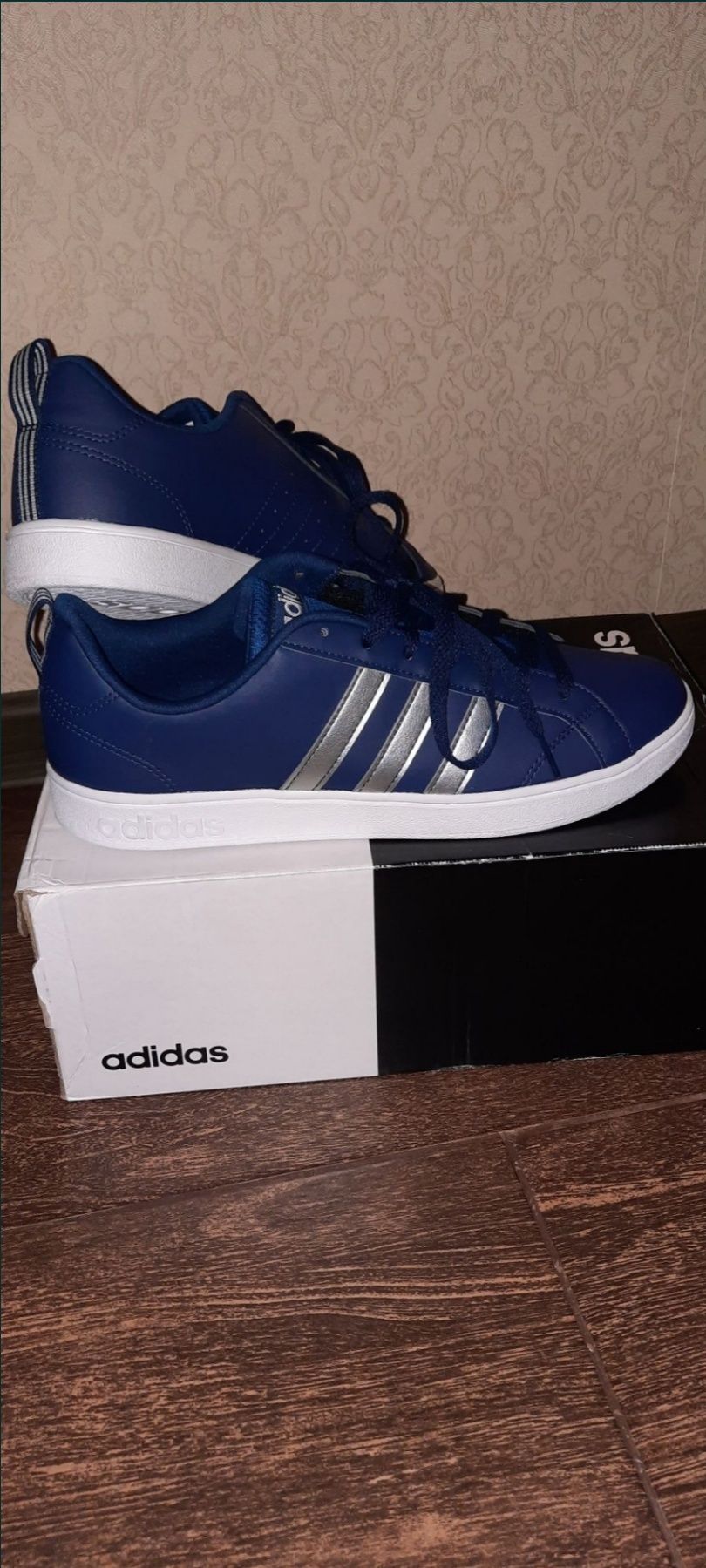Adidas оригінал 44