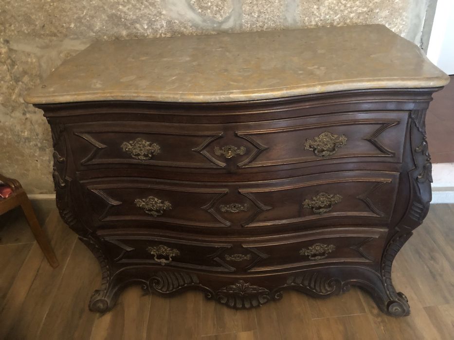 Linda Cómoda antiga