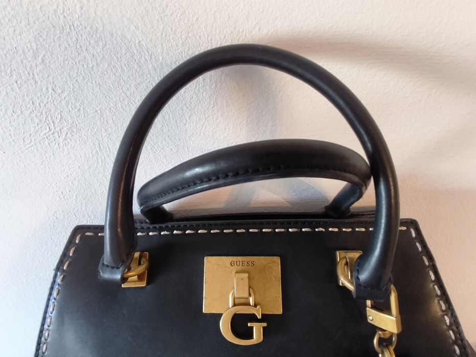 Mala preta Guess modelo Stephi