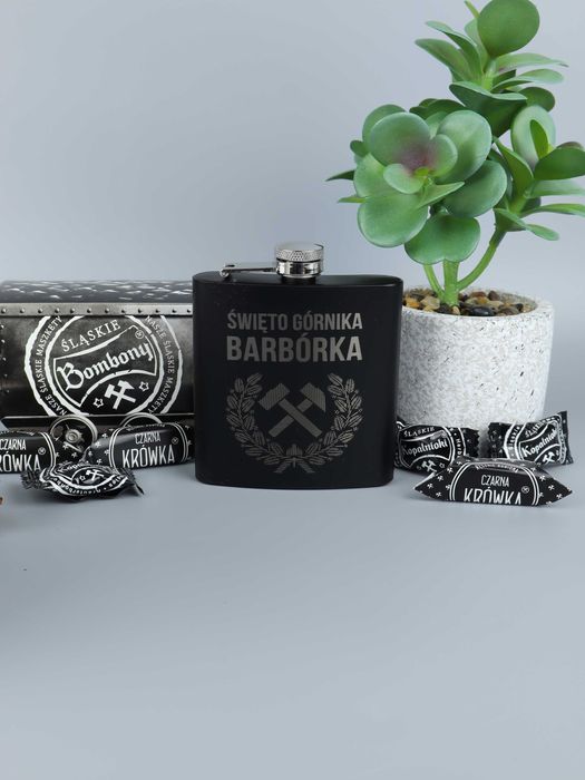 Piersiówka z grawerem 210 ml – 4 wzory, idealna na Barbórkę 2025