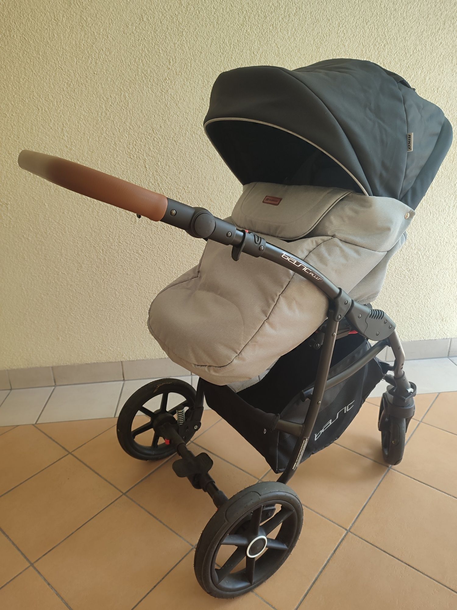 Sprzedam wózek 3 w 1
Stan idealny