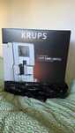 Ekspres KRUPS Intuition Experience+ EA877A z kubkiem termicznym, biały