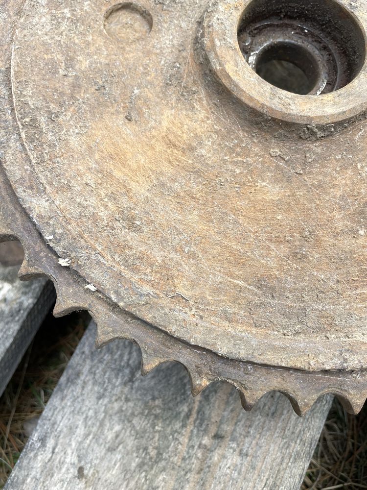 Koło zapadkowe rozrzutnika zebatka zapadki mechanizm czarna białostock