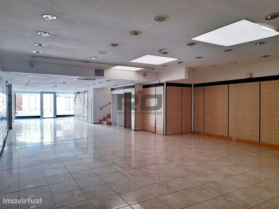 Loja c/ 2 pisos Brito Capelo, Matosinhos