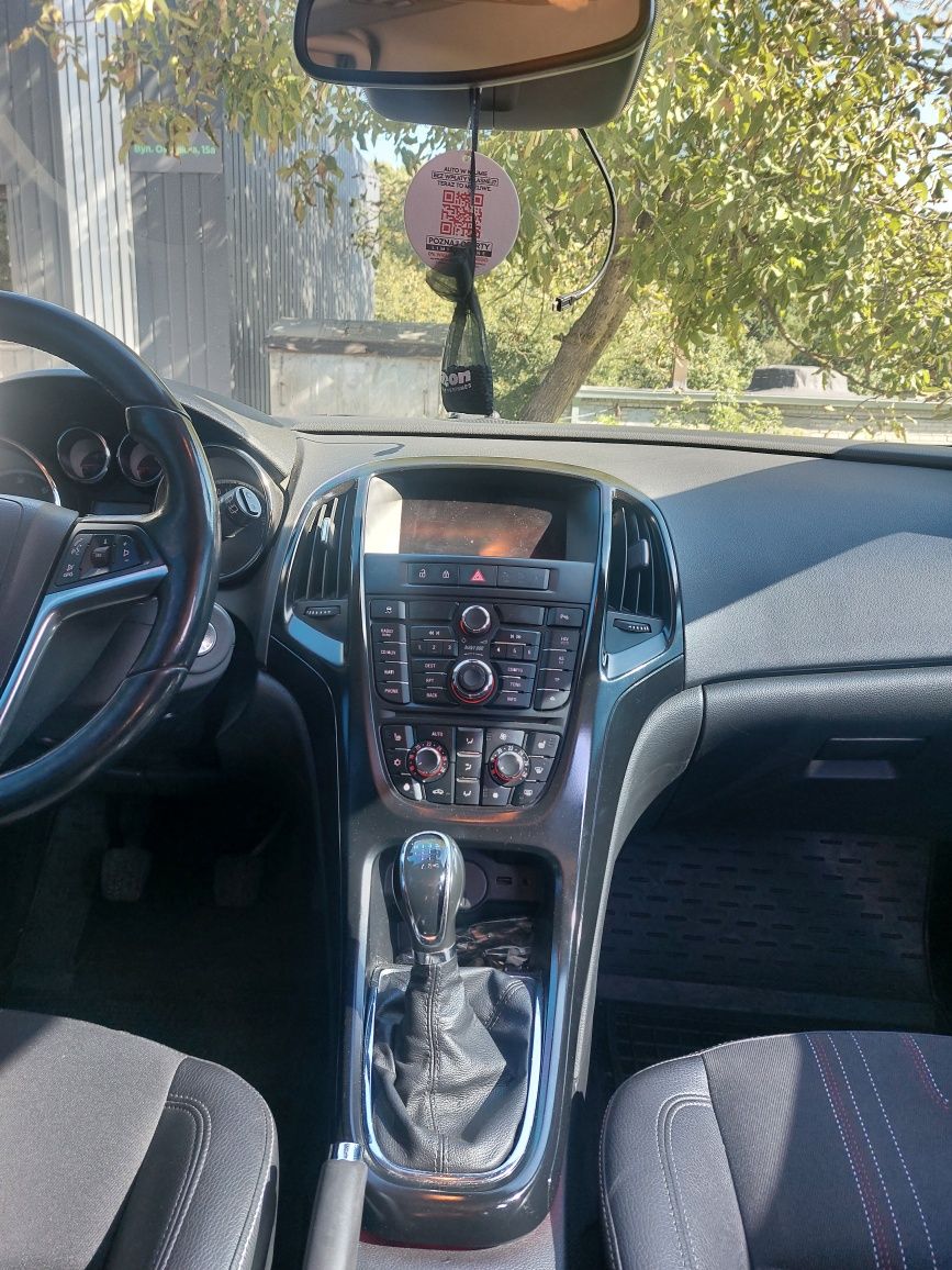 Opel astra j 2012р 1.7 дизель